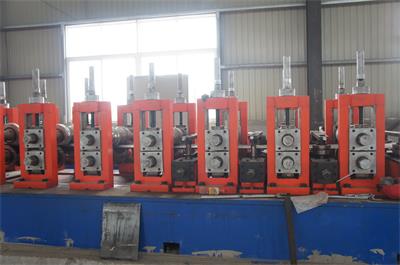 高速公路防撞護(hù)欄生產(chǎn)設(shè)備 高速公路防撞護(hù)欄生產(chǎn)設(shè)備